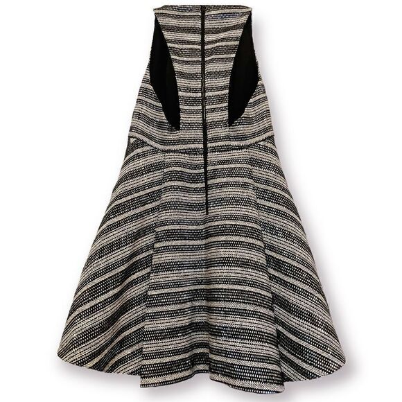 Alice + Olivia Patterned Dress with GORGEOUS Pleats & Cutout side/back |Size: 6| - Picture 10 of 12